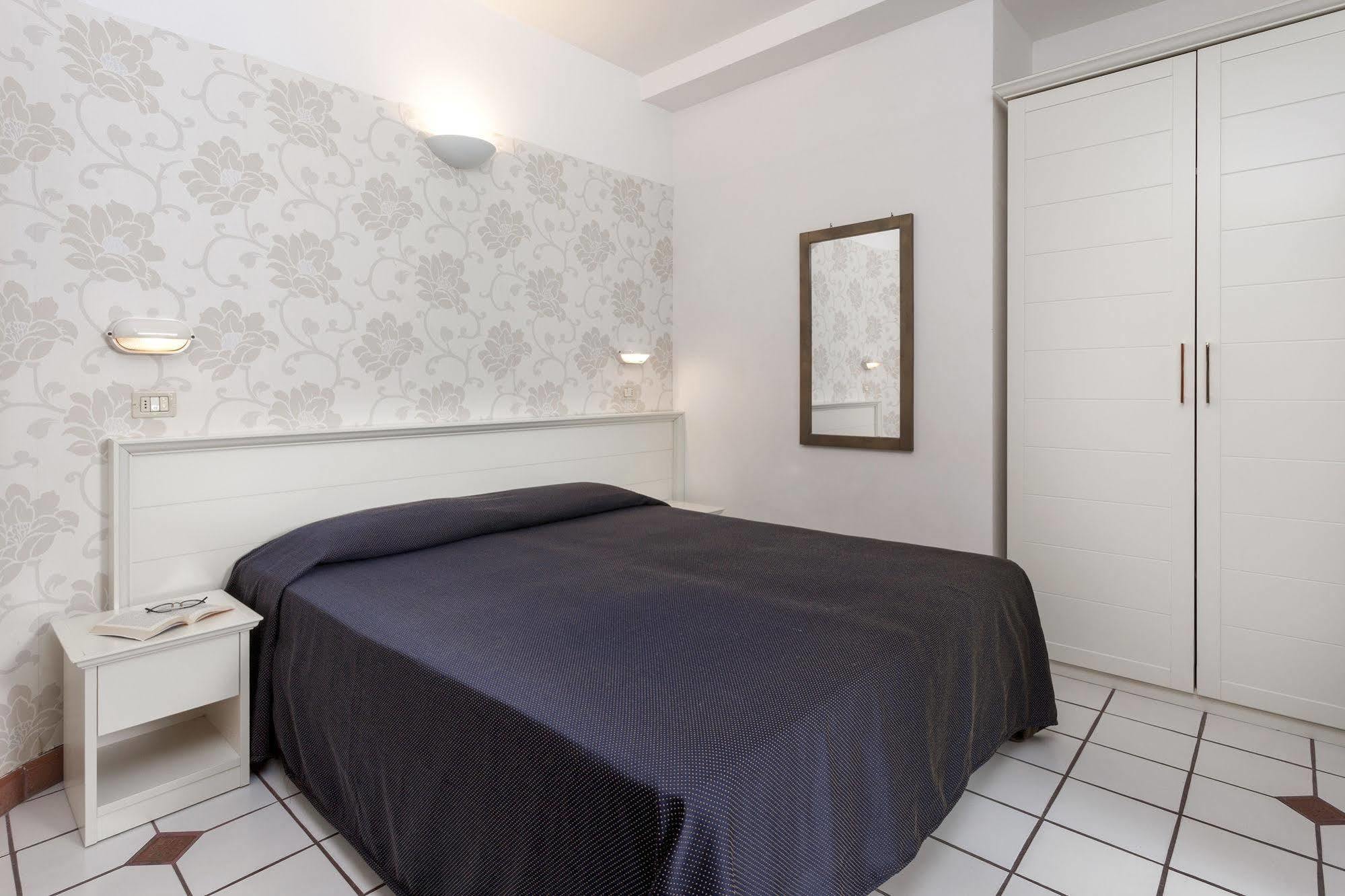 Residenza Villa Lidia Riccione Eksteriør billede